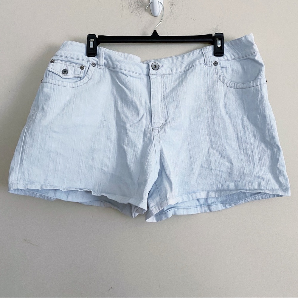 LA BLUES denim jean shorts button back pockets 26W Plus Size